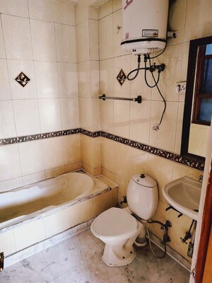 Bathroom in 3 BHK Builder Floor at Dlf Phase ii – for Sale
