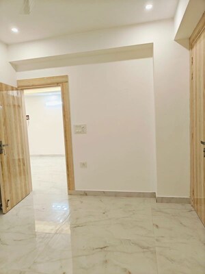 Room in 2 BHK Apartment at Saket – for Rent