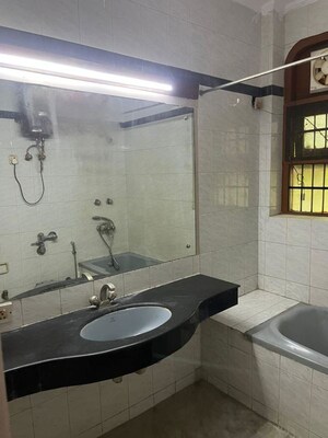 Kitchen in 3 BHK Builder Floor at Dlf Phase ii – for Rent