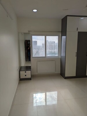 Room in 3.5 BHK Apartment at Prestige Tranquil, Kokapet – for Rent