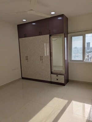 Room in 3.5 BHK Apartment at Prestige Tranquil, Kokapet – for Rent