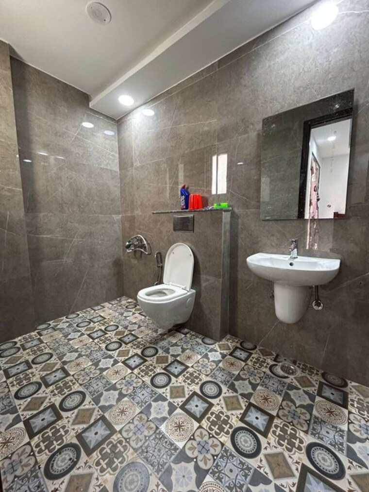 Bathroom, saket 2 Bedroom 900 Sq.Ft. Apartment In Saket Delhi 10687204
