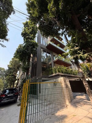 6+ BHK Independent House For Sale in Model Town