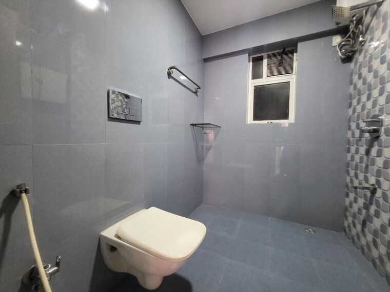 Bathroom, juhu-trishul 3 Bedroom 1500 Sq.Ft. Apartment In Juhu Mumbai 10687296