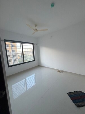 Room in 2 BHK Apartment at Manav La Centra, Tathawade – for Rent
