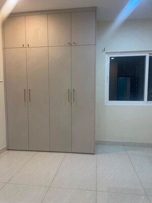Room in 3 BHK Apartment at Prestige Beverly Hills, Kokapet – for Rent