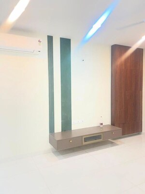 Room in 3 BHK Apartment at Prestige Beverly Hills, Kokapet – for Rent