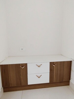 Room in 3 BHK Apartment at Prestige Beverly Hills, Kokapet – for Rent