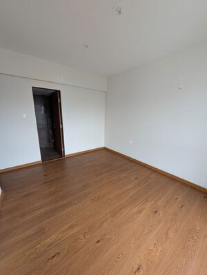 Room in 3.5 BHK Apartment at Gera World of Joy, Kharadi – for Rent