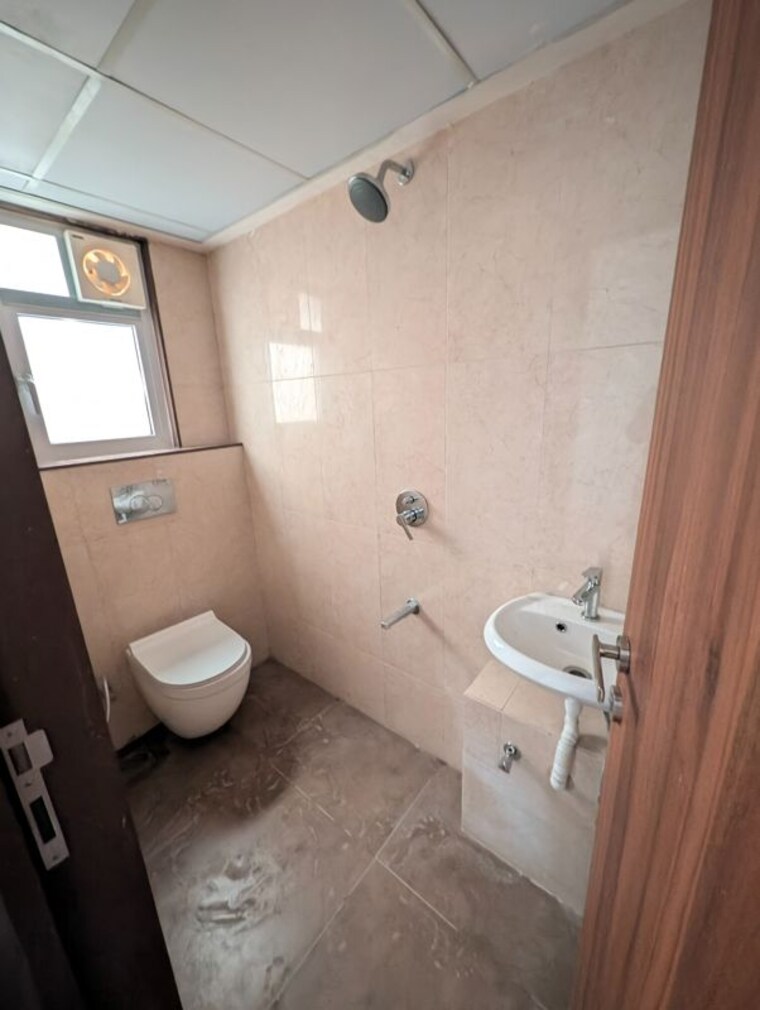 Bathroom, gera-world-of-joy 3.5 Bedroom 1650 Sq.Ft. Apartment In Kharadi Pune 10687358