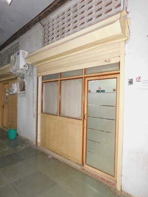 Room in  Office Space at Gundecha Industrial Complex, Kandivali East – for Rent