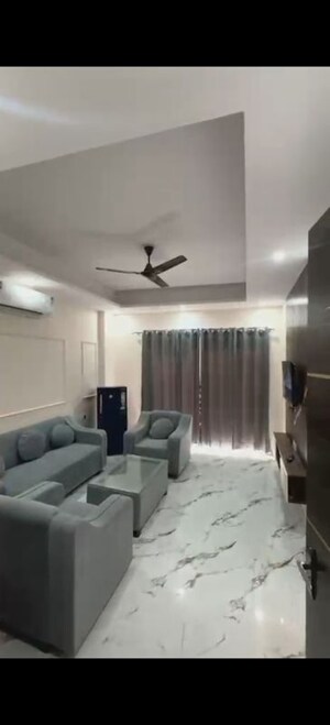 Team Area in 1 BHK Builder Floor at Sector 42 – for Rent