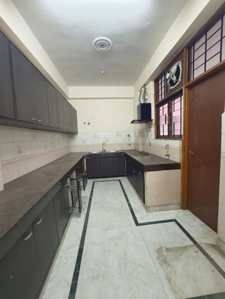 Kitchen, cghs-progressive-apartments 3 Bedroom 1100 Sq.Ft. Apartment In Sector 55 Gurgaon 10687408
