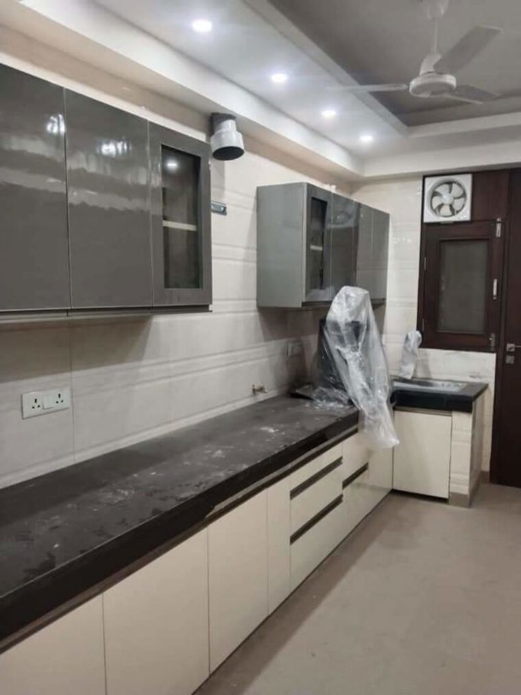 Kitchen, sushant lok i 3 Bedroom 1935 Sq.Ft. Builder Floor In Sushant Lok I Gurgaon 10687413