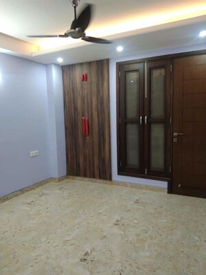 Room in 3 BHK Builder Floor at Sushant Lok I – for Sale