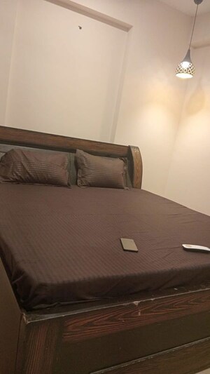 Furnished Amenities in 3 BHK Apartment at Emaar Imperial Gardens, Sector 102 – for Rent