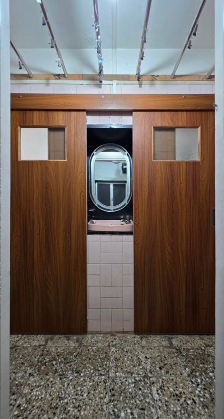 Bathroom, gokuldham-complex 2 Bedroom 730 Sq.Ft. Apartment In Goregaon East Mumbai 10687426