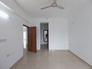 Room in 2.5 BHK Apartment at JM Aroma, Sector 75 – for Rent