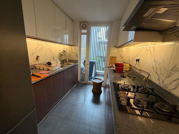 Kitchen, dlf phase ii 4 Bedroom 295 Sq.Ft. Builder Floor In Dlf Phase ii Gurgaon 10687435