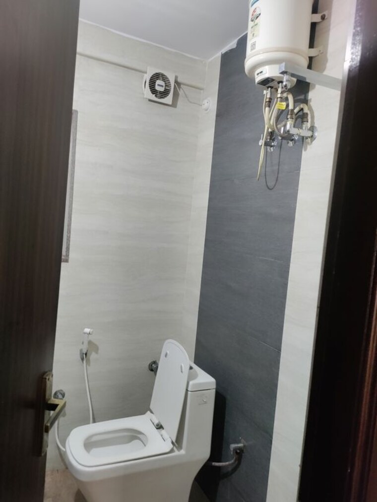 Bathroom, rajaji nagar 3 Bedroom 1700 Sq.Ft. Builder Floor In Rajaji Nagar Bangalore 10687464