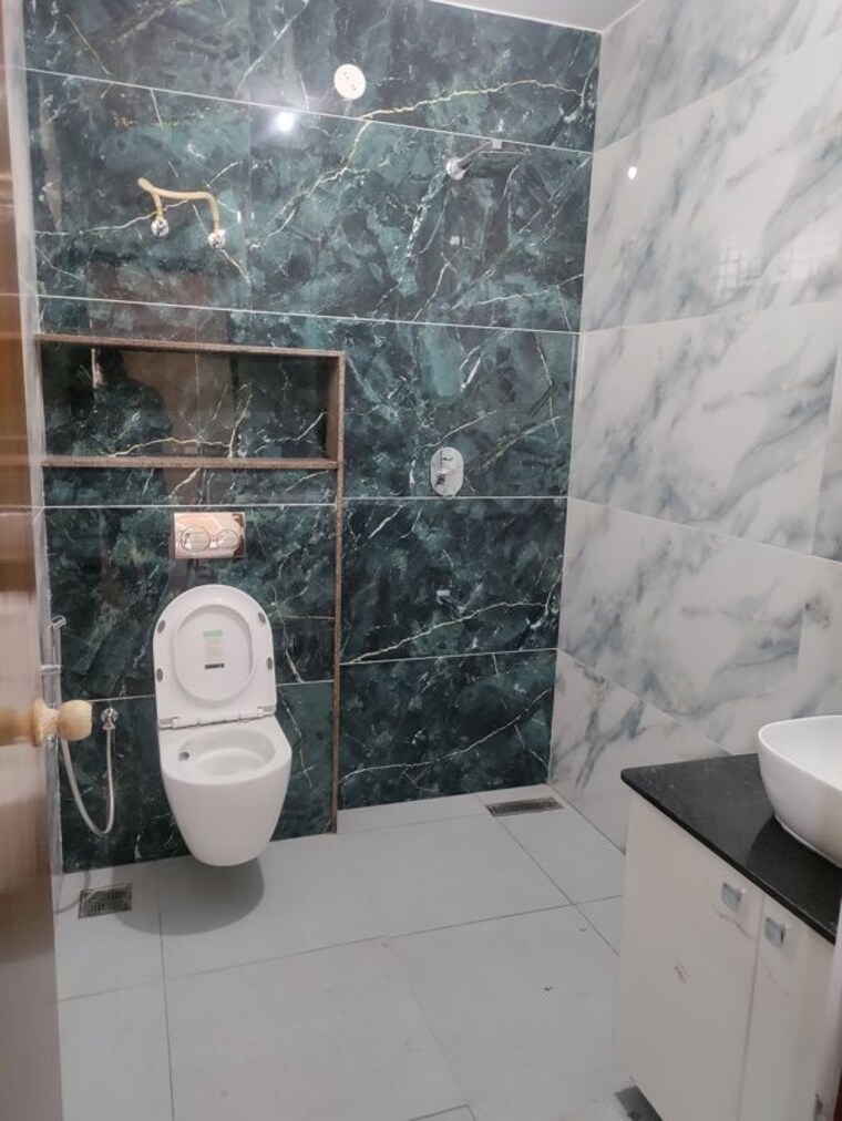 Bathroom, basaveshwara nagar 3 Bedroom 2200 Sq.Ft. Builder Floor In Basaveshwara Nagar Bangalore 10687473
