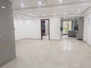 Room in 4 BHK Builder Floor at Pitampura – for Sale