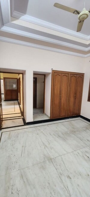 Room in 2 BHK Builder Floor at Sharma Colony – for Rent