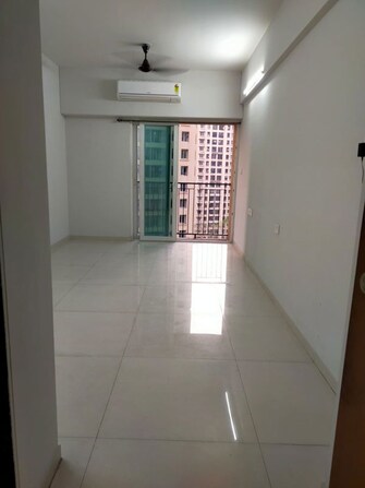 2 BHK +Apartment For Rent in Rustomjee Urbania Astraea in Majiwada, Thane