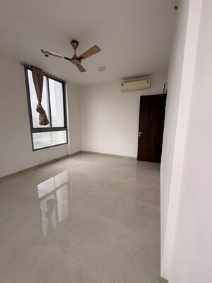 Room in 3 BHK Apartment at Piramal Vaikunth, Balkum Pada – for Rent