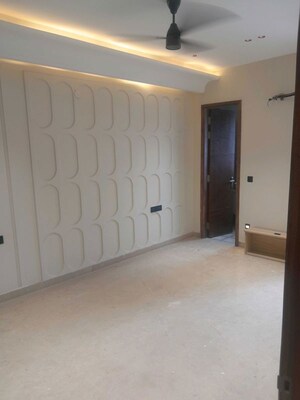 Room in 3 BHK Builder Floor at Sector 22 – for Rent