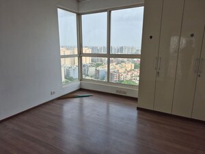 Room in 3.5 BHK Apartment at M3M Merlin, Sector 67 – for Rent