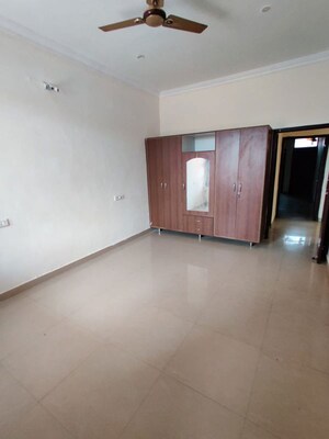 Room in 2 BHK Independent House at Sector 21 – for Rent