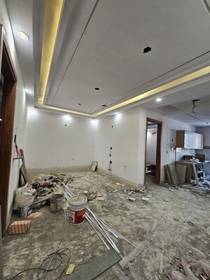 Furnished Amenities in 3 BHK Builder Floor at Hari Nagar – for Sale