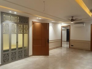 Room in 3 BHK Builder Floor at Palam Vihar – for Rent