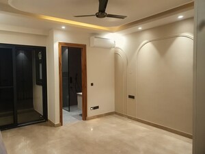 Room in 3 BHK Builder Floor at Palam Vihar – for Rent