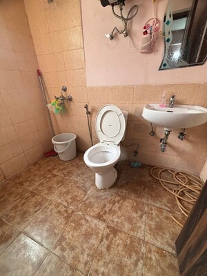 Bathroom in 3.5 BHK Apartment at Jaypee Greens Kosmos, Sector 134 – for Sale