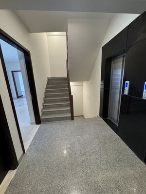 Lift in 4 BHK Builder Floor at Adani Samsara, Sector 60 – for Sale