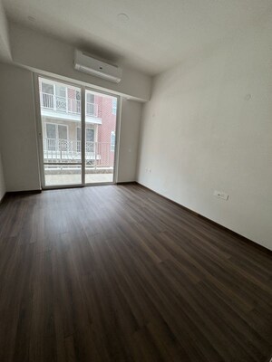 Room in 4 BHK Builder Floor at Adani Samsara, Sector 60 – for Sale