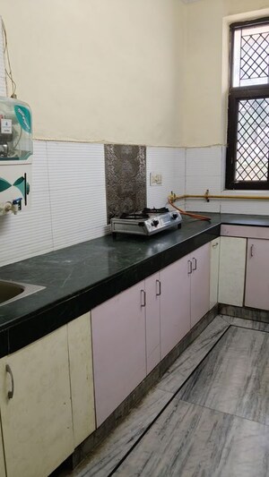 Kitchen in 1 BHK Builder Floor at Spring Field, Sector 31 – for Rent