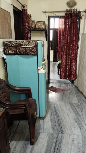 Living Room in 1 BHK Builder Floor at Spring Field, Sector 31 – for Rent