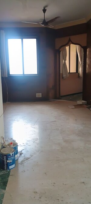 Room in 3 BHK Apartment at Hiranandani Gardens Valencia, Powai – for Rent