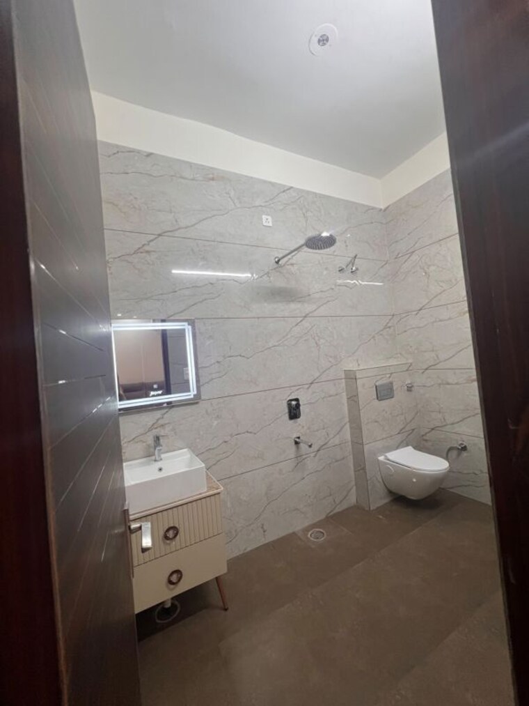 Bathroom, green-residency 3 Bedroom 1080 Sq.Ft. Apartment In Kharar Mohali Road Kharar 10687512