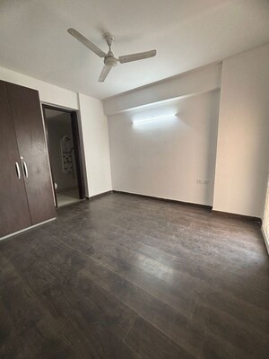 Room in 2 BHK Apartment at Arihant Arden, Sector 1 Greater Noida – for Sale
