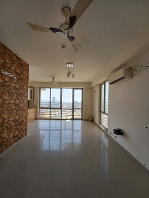 Room in 2 BHK Apartment at Pioneer Park Phase 1, Sector 61 – for Rent