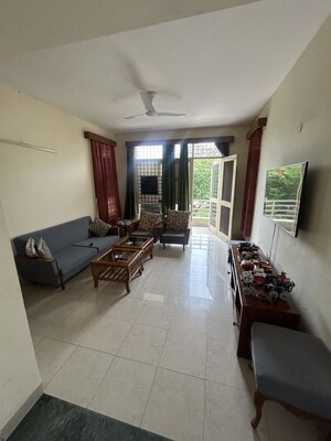 Living Room in 3 BHK Builder Floor at Palam Vihar – for Rent