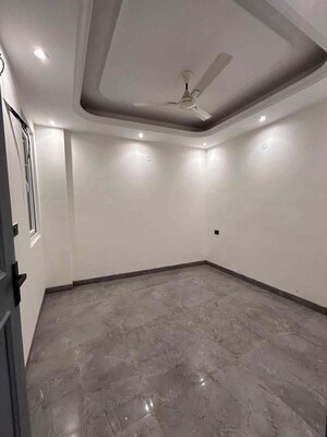 Room in 1 BHK Builder Floor at Saket – for Rent