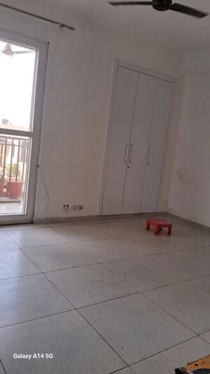 Room in 3 BHK Apartment at Motiaz Royal Citi, Ambala Highway – for Rent