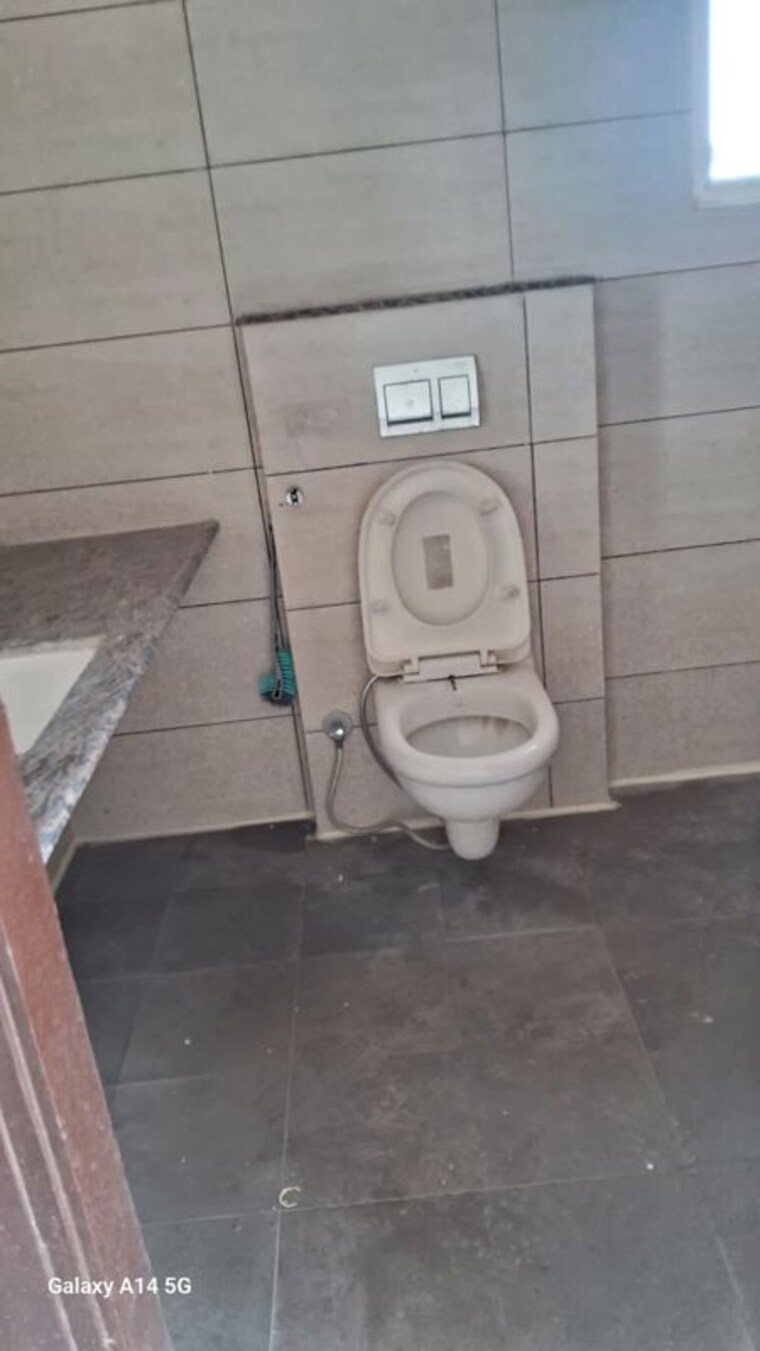 Bathroom, motiaz-royal-citi 3 Bedroom 1910 Sq.Ft. Apartment In Ambala Highway Zirakpur 10687574
