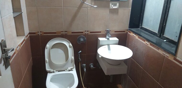 Bathroom, satellite-tower 3 Bedroom 1850 Sq.Ft. Apartment In Goregaon East Mumbai 10687587