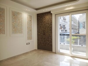 Room in 3 BHK Builder Floor at Sector 23 – for Rent